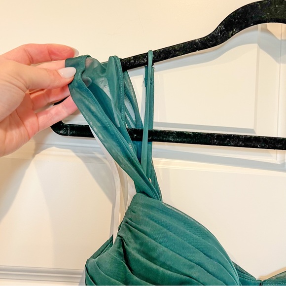 Azazie Reniya in Pine - Picture 4 of 9